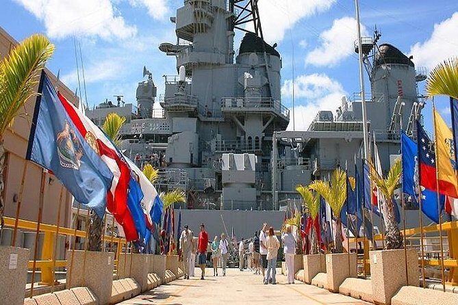 Battleships of WWII at Pearl Harbor from Big Island - From the Big Island to Pearl Harbor without the headache