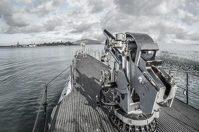 Battleships of WWII at Pearl Harbor from Waikiki - Battleship Missouri deck tour: the WWII surrender moment you can actually walk