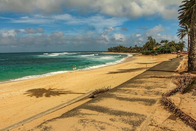 Best of Oahu: Pearl Harbor & Oahu Circle Island Tour from Waikiki - Stop 4: North Shore Towns and Beaches (1 Hour)
