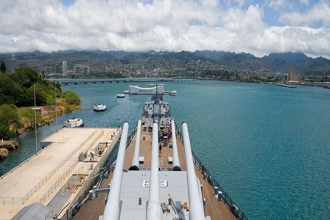 Complete Pearl Harbor Experience Tour from The Big Island - Battleship Missouri and Ford Island: The Mighty Mo Deck Tour