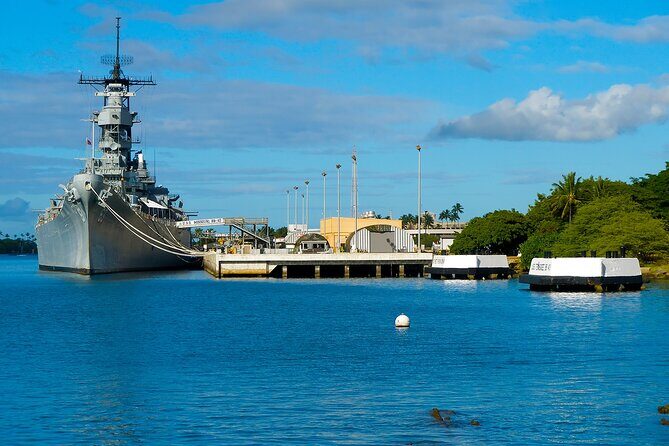 Day Trip from Kauai to Oahu: WWII Pearl Harbor Heroes - The early start: 5:00am from Lihue Airport and what that changes
