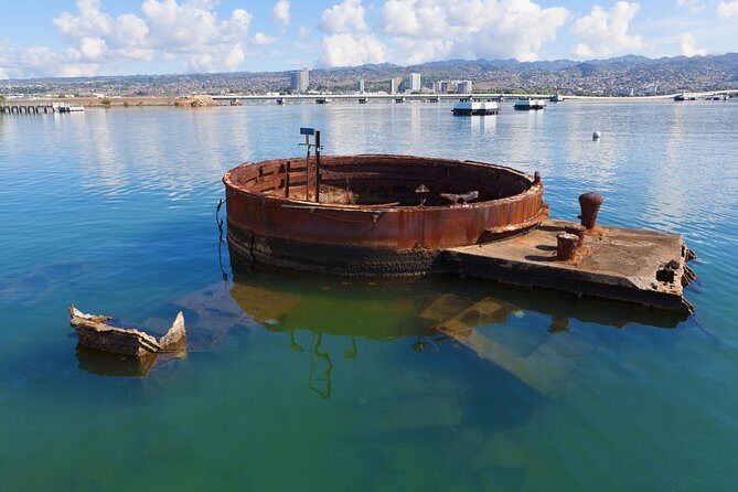 Day Trip from Kona to Oahu: Pearl Harbor WWII Heroes Adventure - USS Bowfin Submarine Museum & Park: the hands-on WWII contrast