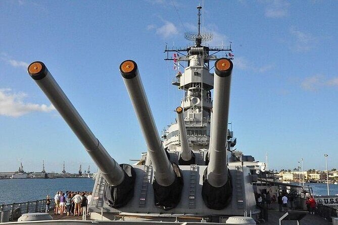 Day Trip from Maui to Oahu: Pearl Harbor WWII Heroes Adventure - Packing and rules at Pearl Harbor: the no-bag reality you should plan for