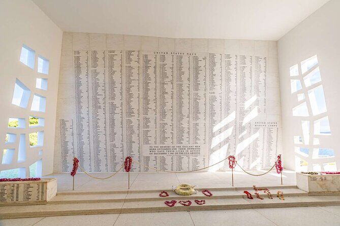 Deluxe Pearl Harbor, Arizona Memorial, and Visitor Center Tour - Guides and group size: why the day feels more manageable