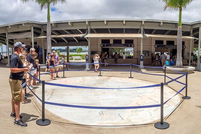 Deluxe Pearl Harbor USS Arizona Memorial and Honolulu City Tour - King Kamehameha Statue, Washington Place, and What They Tell You