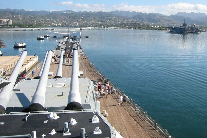 Exclusive Pearl Harbor and USS Arizona All-Access Private Tour - USS Missouri, Aviation Museum, and VR: the day gets more tangible