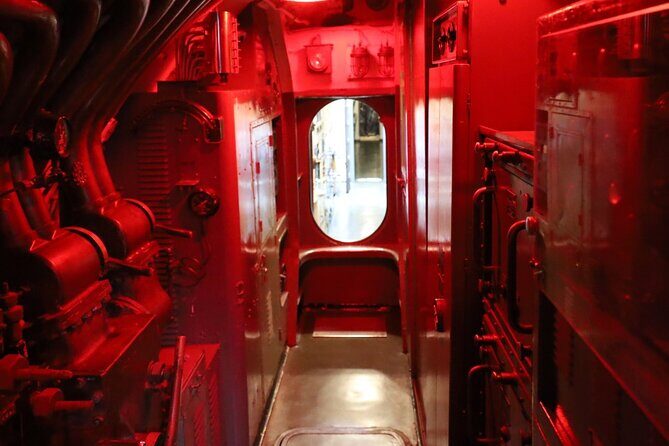 Exclusive Pearl Harbor and USS Arizona All-Access Private Tour - Submarines and downtown Honolulu: USS Bowfin plus the photo stops you’ll actually remember