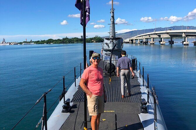 Family-friendly Pearl Harbor and Honolulu Downtown with private transportation - Entering Pearl Harbor with an Arizona Memorial flow that makes sense