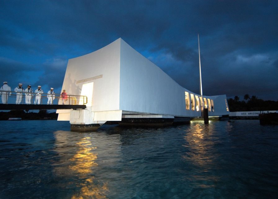 From Waikiki: Pearl Harbor USS Arizona Memorial Program - The Waikiki pickup and Honolulu drive: you get context first