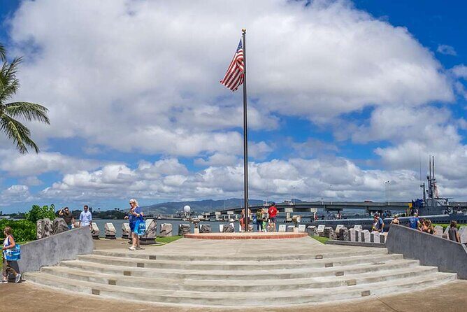 Luxury Pearl Harbor USS Arizona Memorial Small Group Tour - Timing, Crowds, and What’s Out of the Operator’s Hands
