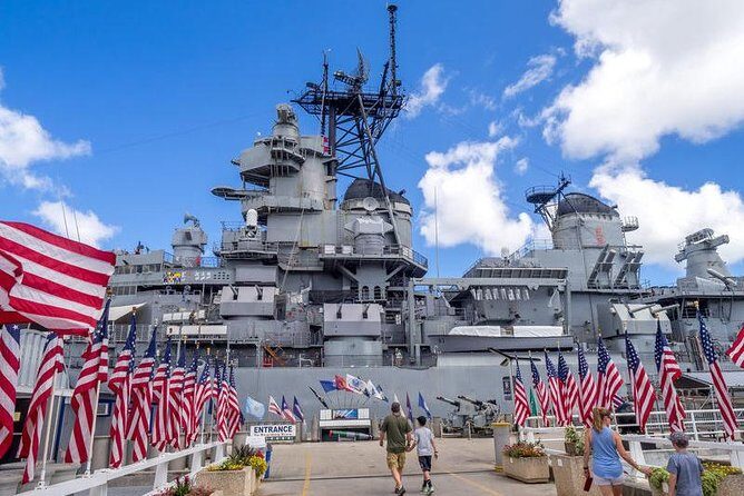 Oahu: Pearl Harbor Complete Experience Passport - Punchbowl Crater: a memorial pause that changes the tone