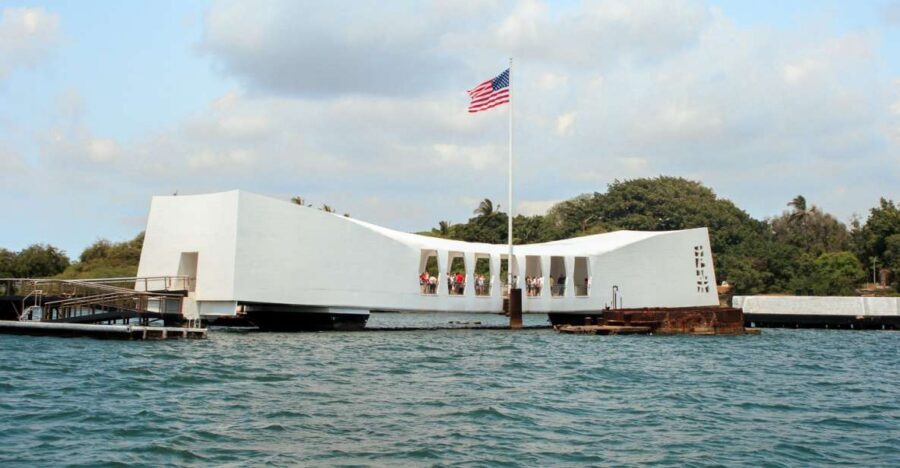 Oahu: Pearl Harbor, USS Arizona, and City Highlights Tour - Pearl Harbor sets the emotional tone early
