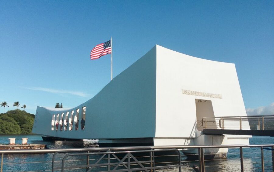 Oahu: Pearl Harbor, USS Arizona, and City Highlights Tour - Time and logistics: a 6-hour day that needs patience