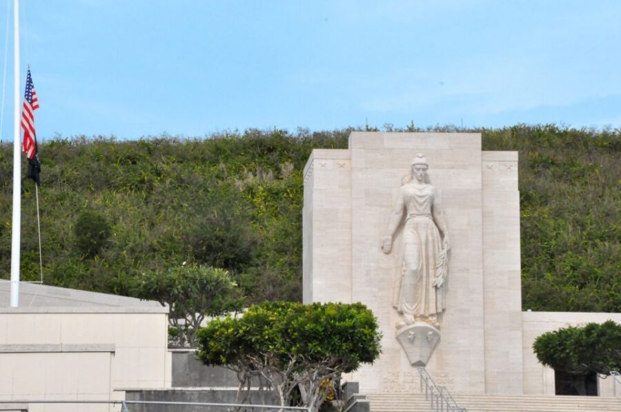 Oahu: Pearl Harbor, USS Arizona, Might Mo, & Honolulu Tour - Who this tour suits best (and who should choose differently)