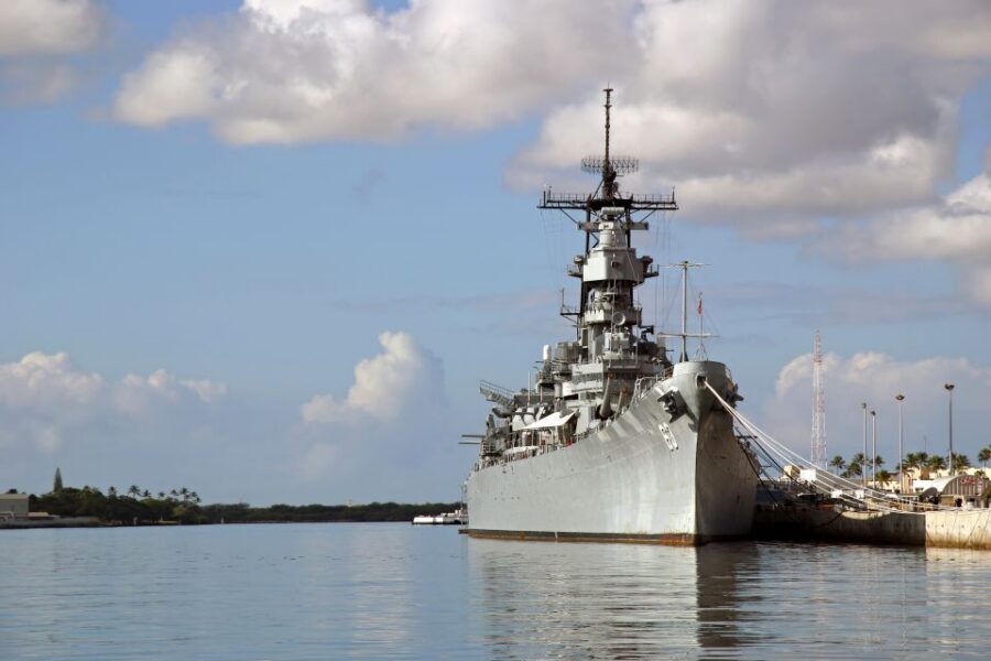 Oahu: Pearl Harbor, USS Arizona, Might Mo, & Honolulu Tour - The USS Arizona Memorial experience: what to actually pay attention to