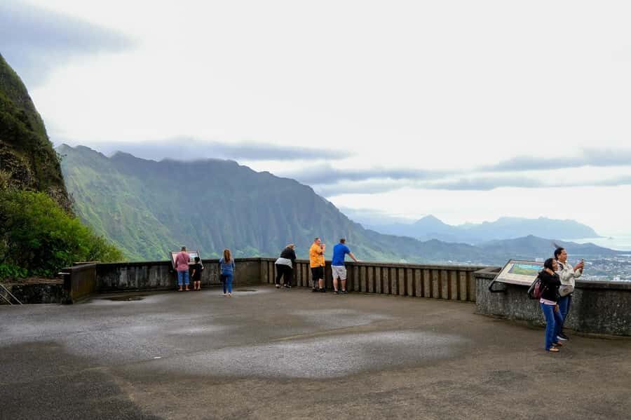 Oahu: Ultimate Pearl Harbor and Circle Island Tour - Nuuanu Pali Lookout: The Mountain Stage for Stories