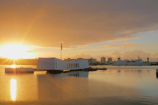 Pearl Harbor Arizona Memorial - Honolulu Tour - Submarine Access - Guides and Group Size: Why the Tour Feels Human