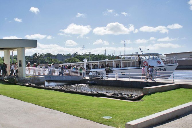 Pearl Harbor Official Deluxe Multimedia and VR Tour Combo - VR at the Pearl Harbor Virtual Reality Center: useful, not gimmicky