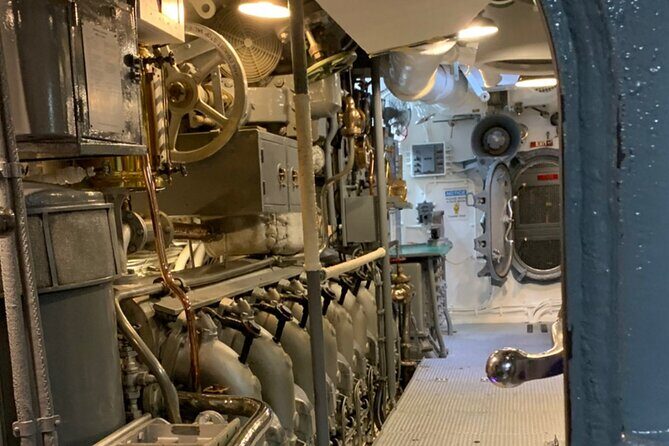 Pearl Harbor Tour Arizona Memorial and USS Bowfin - Why the Private Guide (and Mark) Really Matters