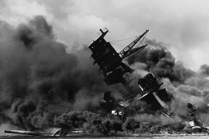 Pearl Harbor USS Arizona & Bowfin Submarine - Short film and then the boat ride to USS Arizona Memorial
