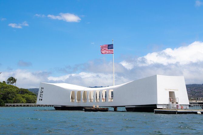 Pearl Harbor USS Arizona Memorial and Honolulu City Tour - Memorial rules and the no-bag reality check