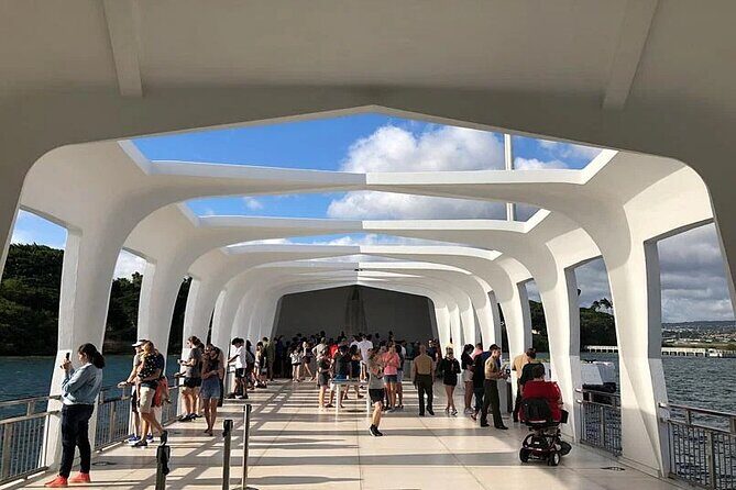 Pearl Harbor: USS Arizona Memorial & Battleship Missouri - USS Arizona Memorial: The Boat Ride Moment
