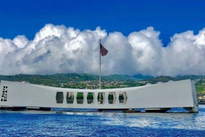 Pearl Harbor: USS Arizona Memorial & Battleship Missouri - Pearl Harbor Visitor Center: Road to War and Attack Exhibits