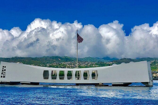 Pearl Harbor: USS Arizona Memorial & Battleship Missouri - Pearl Harbor Visitor Center: Road to War and Attack Exhibits