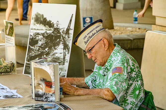 Pearl Harbor: USS Arizona Memorial & USS Missouri Battleship Tour from Waikiki - Punchbowl and the Cemetery Drive: A Meaningful Finale With Views