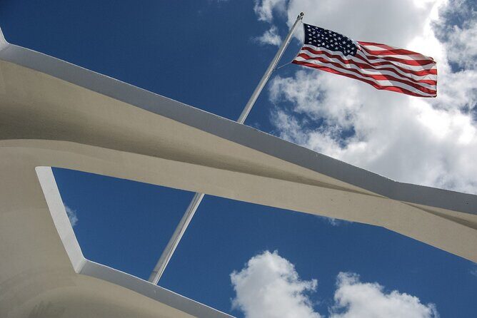 Premier Pearl Harbor and Hawaii Kingdom History Tour - Timing and Group Size: When It Feels Like a Tour, and When It Feels Like a Shuttle