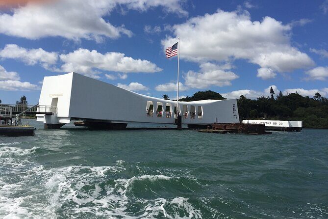 Private "Limousine" USS Arizona Memorial & Cultural Honolulu Tour - Why a private limousine to the USS Arizona Memorial feels different