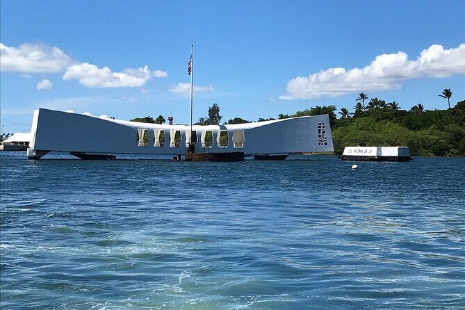 Private Pearl Harbor and Honolulu City Tour - Diamond Head Lookout: views, plus the Earhart marker