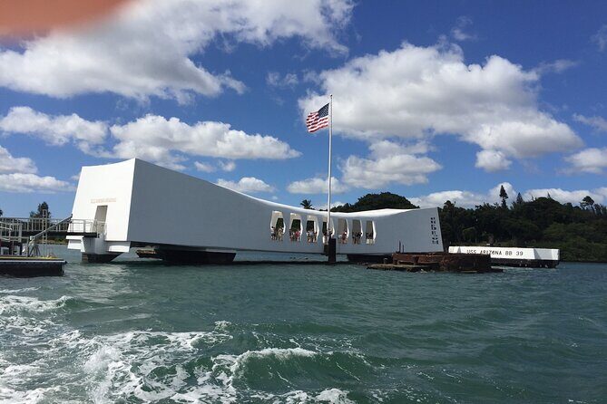 USS Arizona Memorial & The "Mighty MO" #1 Limousine Private Tour - USS Bowfin Submarine Museum: quick access to WWII undersea perspective