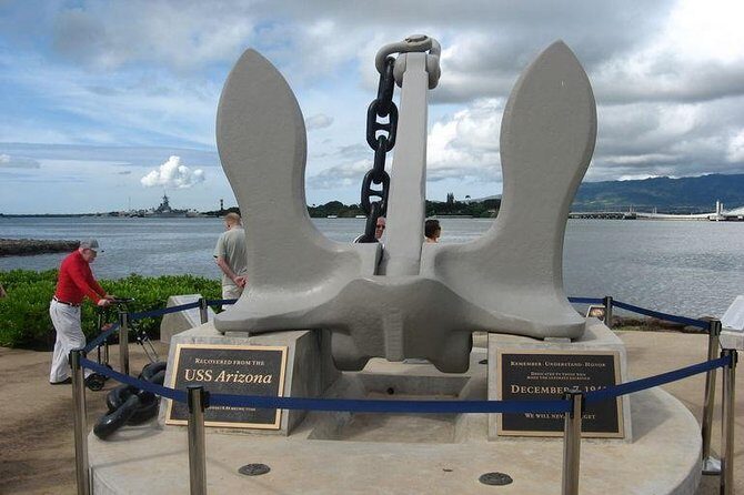 WWII Pearl Harbor Heroes Deluxe Tour - Pearl Harbor National Memorial: the story first, then the emotion